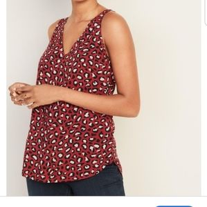 Old Navy Leopard V-neck top
